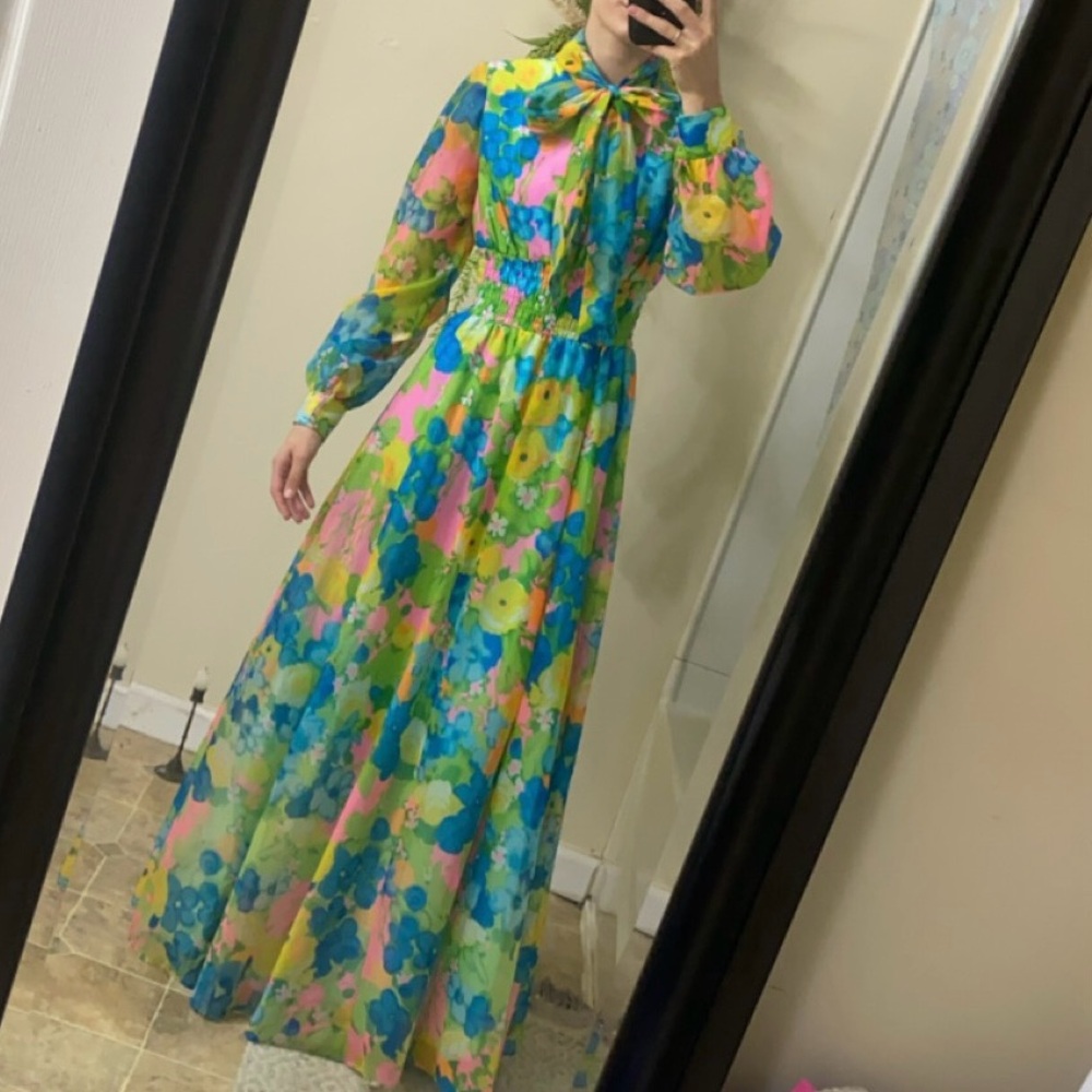 Amazing 70s Dress